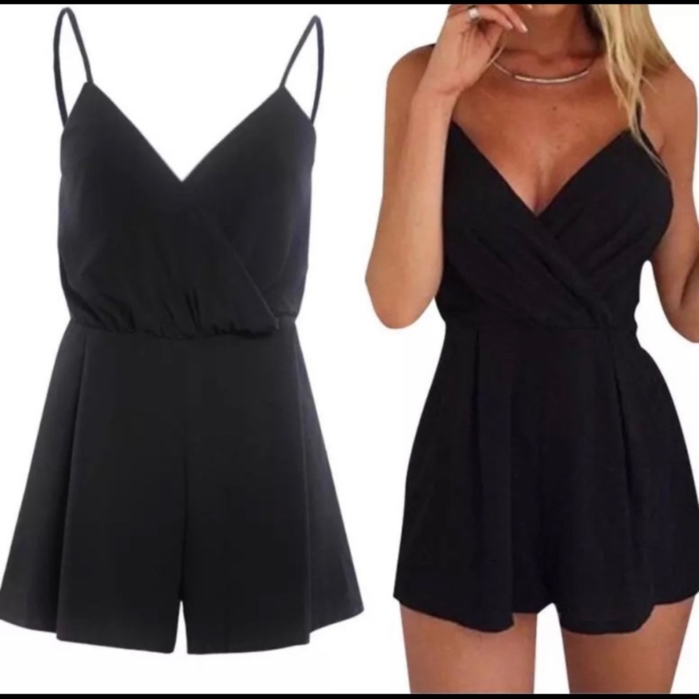 🌹 STAPLE BLACK SHORT ROMPER 🌹
